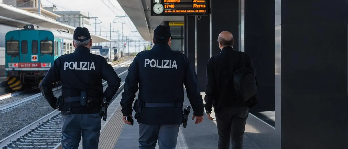 Natale di lavoro per la Polfer di Reggio, controlli e perquisizioni