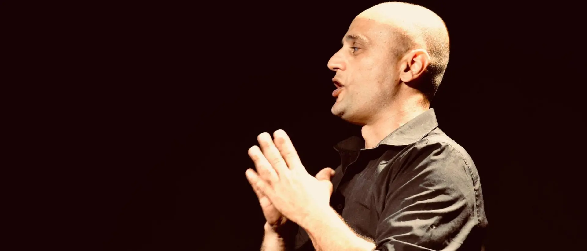 Reggio, Marco Cavallaro al Cilea con l'esilarante commedia \"Amore sono un po’ incinta\"