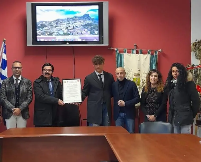 Bova, il giovane Samuel Malara vincitore del contest fotografico della Metrocity