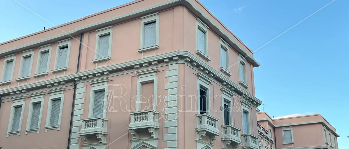 Reggio, completato il restyling esterno del Miramare. E adesso? - FOTO e VIDEO