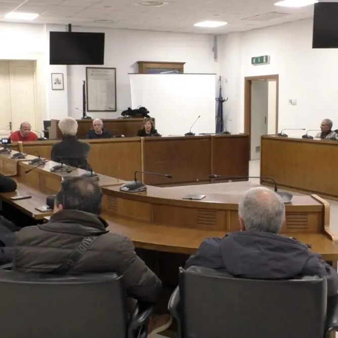 Locride, clima rovente tra sindaci in assemblea: bagarre su elezione del presidente e statuto