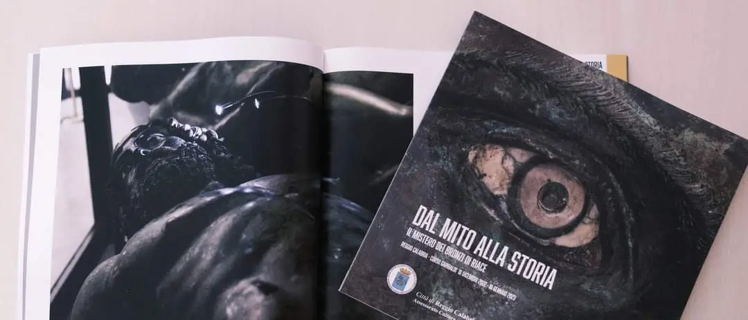 Bronzi di Riace, “Dal mito alla storia”: ecco il catalogo della mostra