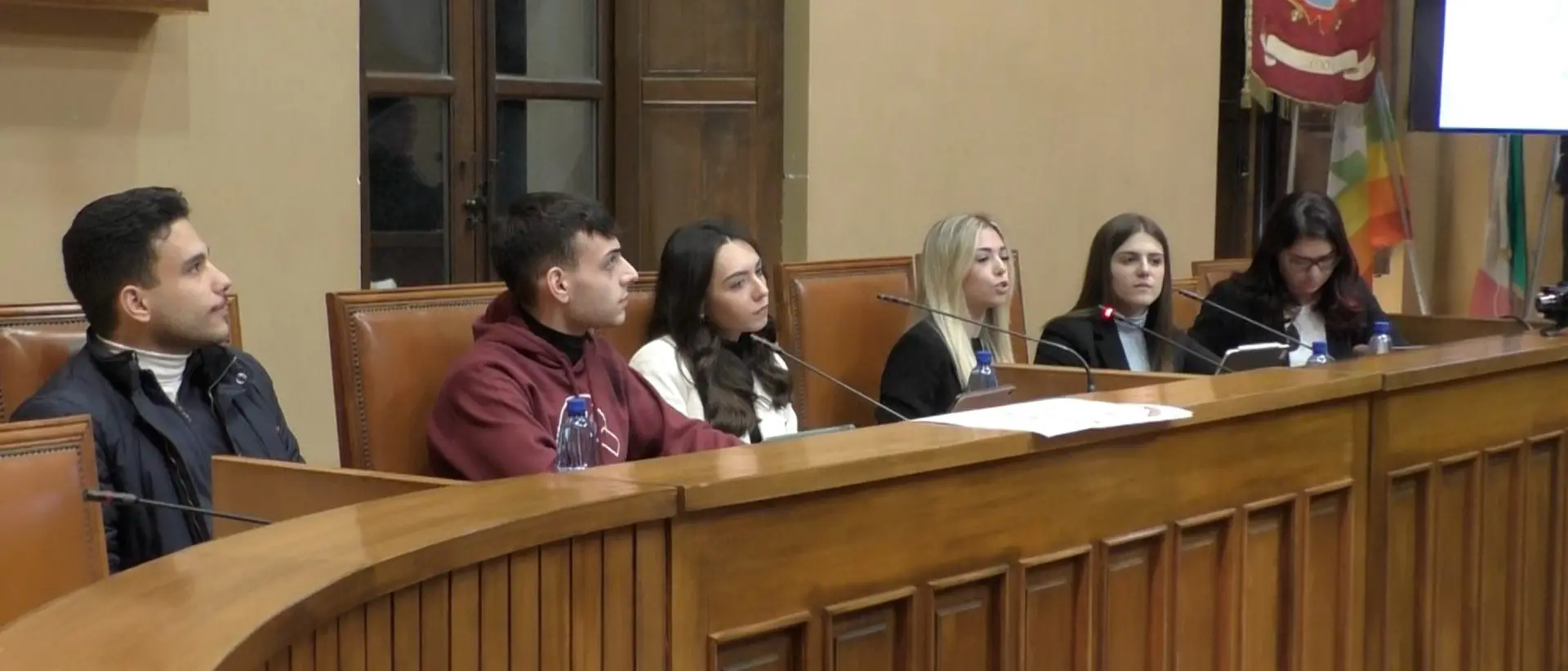 Locri, la generazione Z nel primo libro di Giulia Felicetti: «Non siamo scansafatiche»