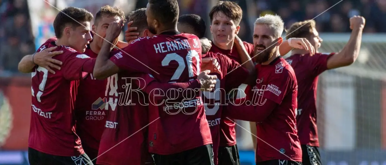 Il rumore dei nemici è forte, ma la Reggina non può mollare sul più bello
