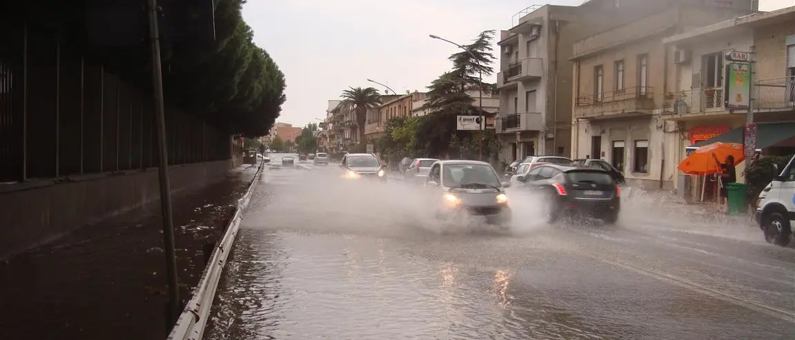 Lazzaro, Ancadic: «Ok al controllo della velocità nella ss 106, ma è necessario rivedere la segnaletica stradale e non solo»