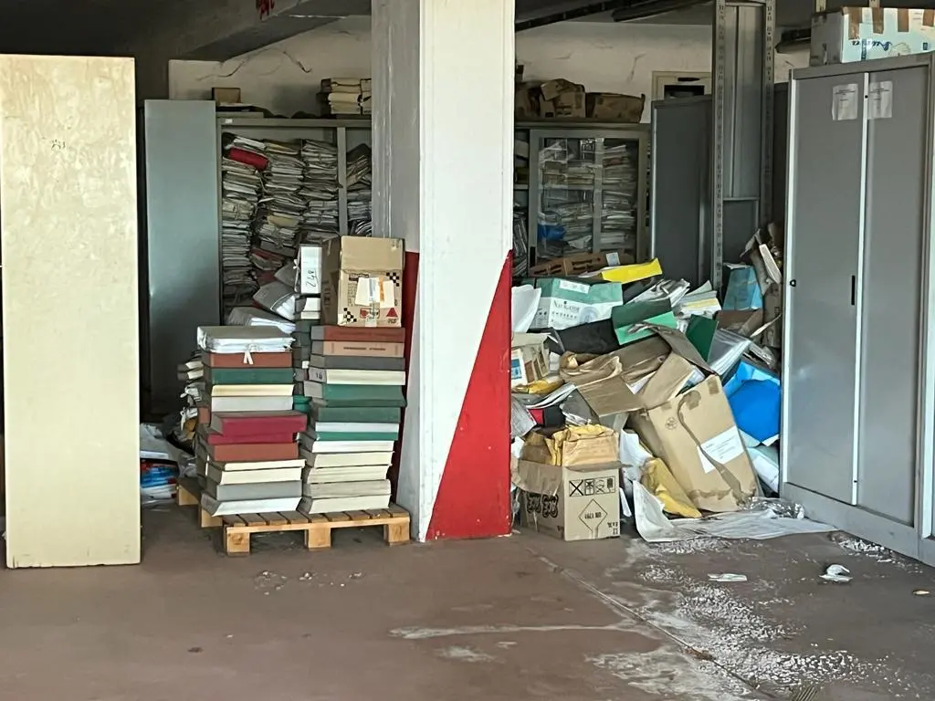 Regione, la Csa-Cisal: «Deposito lasciato all'incuria e al degrado, un altro spreco di soldi pubblici» - VIDEO