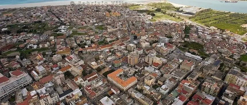 Res Tauro, l’inchiesta che svela l’arsenale dei Piromalli: kalashnikov e armi automatiche a Gioia Tauro\n