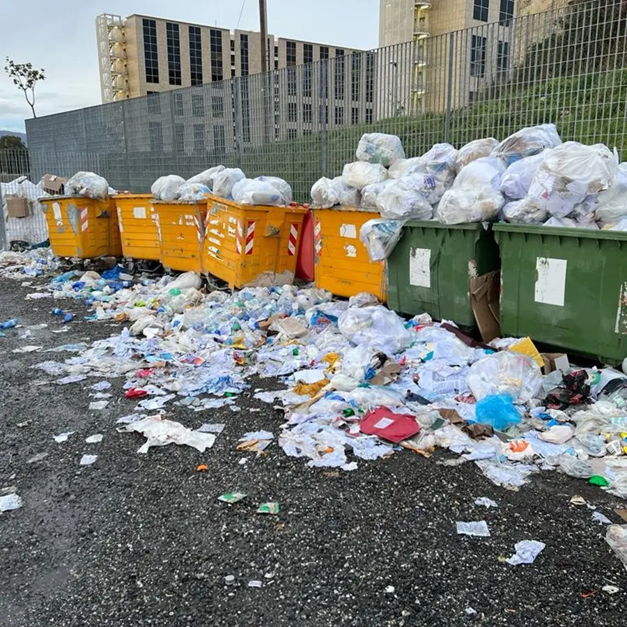 Regione Calabria, allarme rifiuti in Cittadella - FOTO E VIDEO
