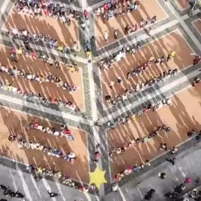 Scuola “Vitrioli-Principe di Piemonte” a Reggio, ieri il flashmob della memoria