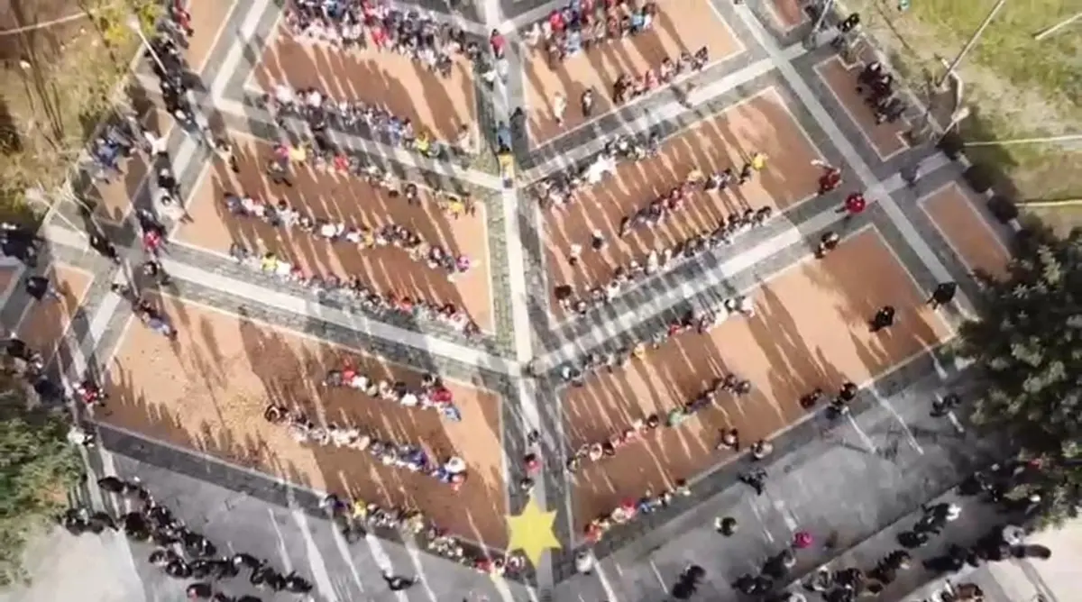 Scuola “Vitrioli-Principe di Piemonte” a Reggio, ieri il flashmob della memoria