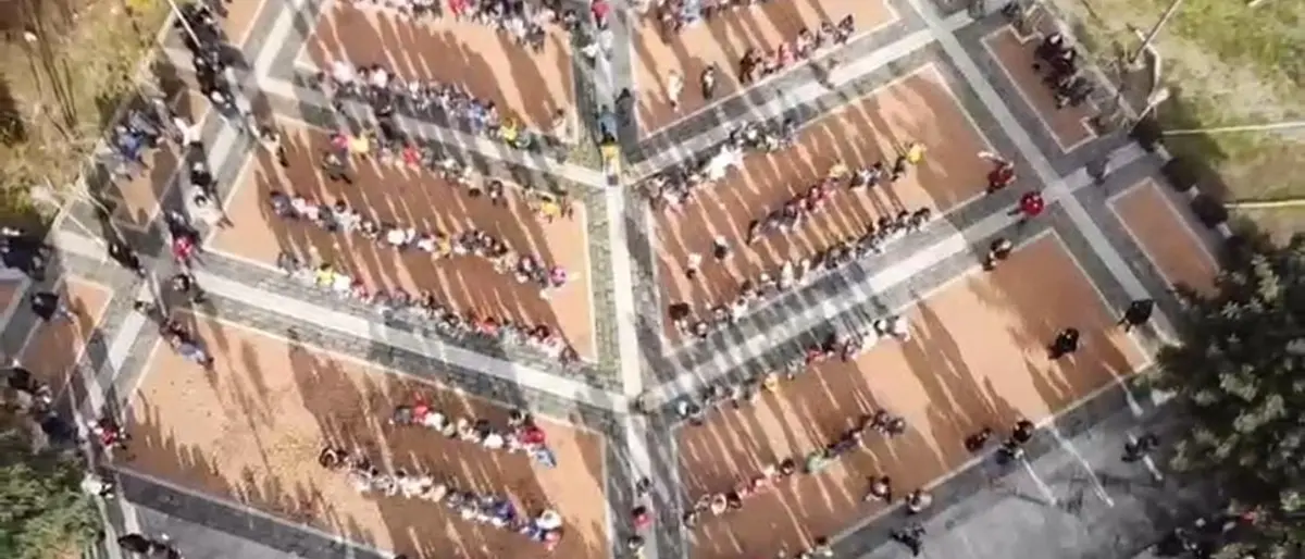 Scuola “Vitrioli-Principe di Piemonte” a Reggio, ieri il flashmob della memoria