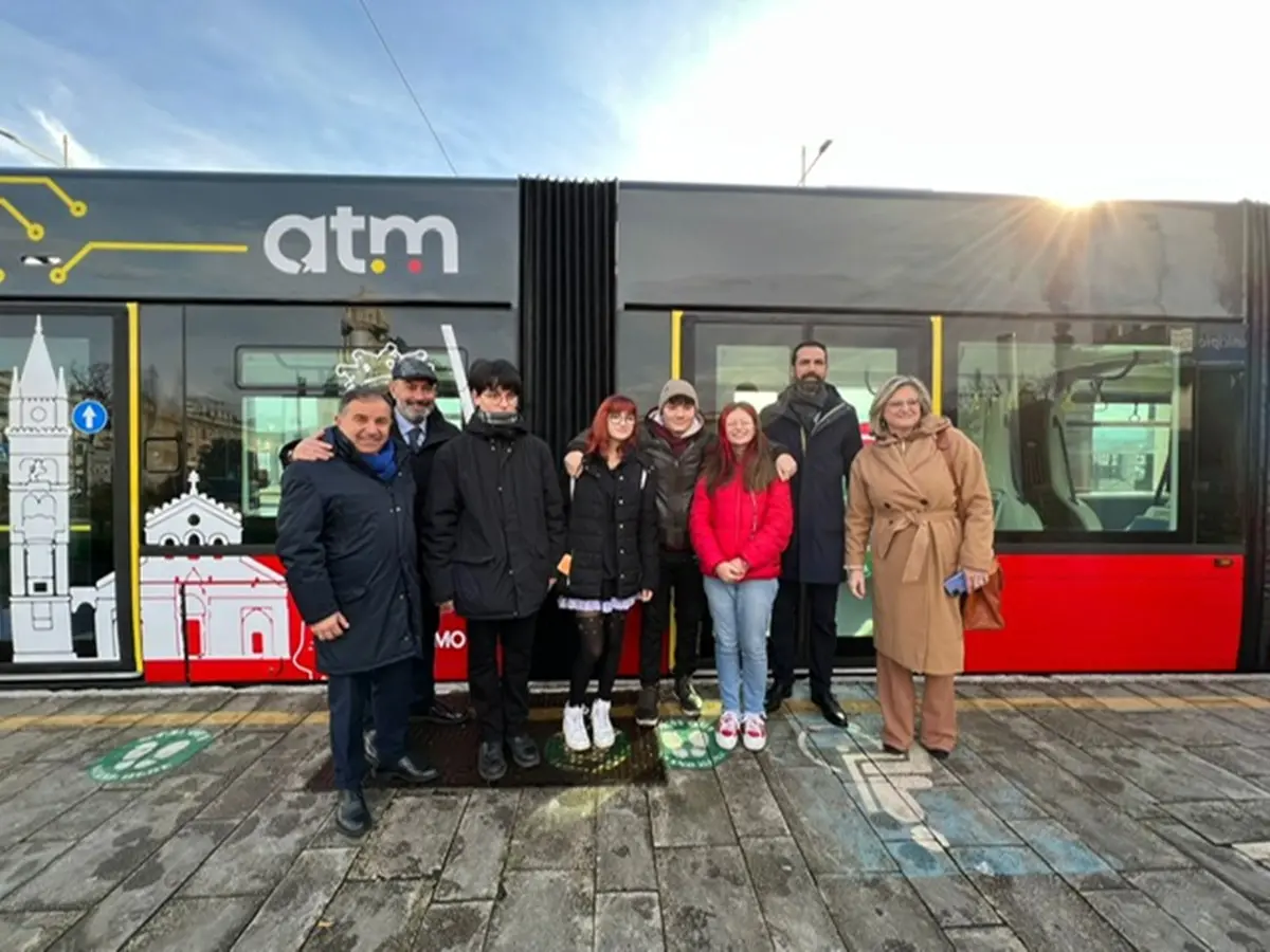 Messina, da oggi la fermata Municipio del tram e un'altra vettura tranviaria