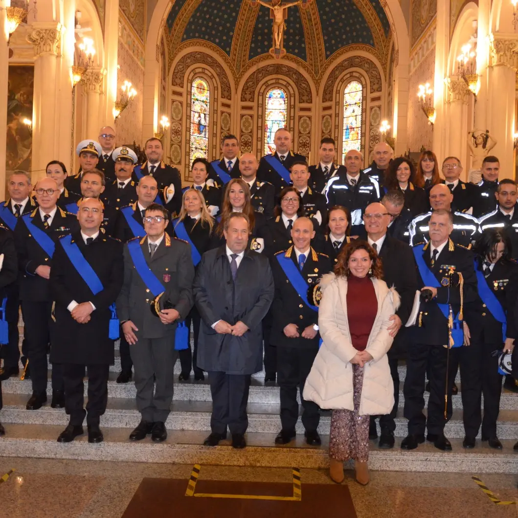 Festa Regionale della Polizia Locale, a Reggio l'onorificenza per i servizi anticovid