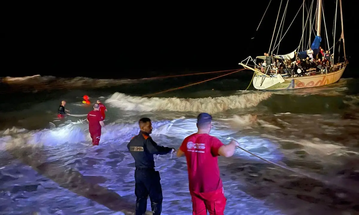 Immigrazione clandestina, arrestati due tunisini: gestivano gli sbarchi in Sicilia