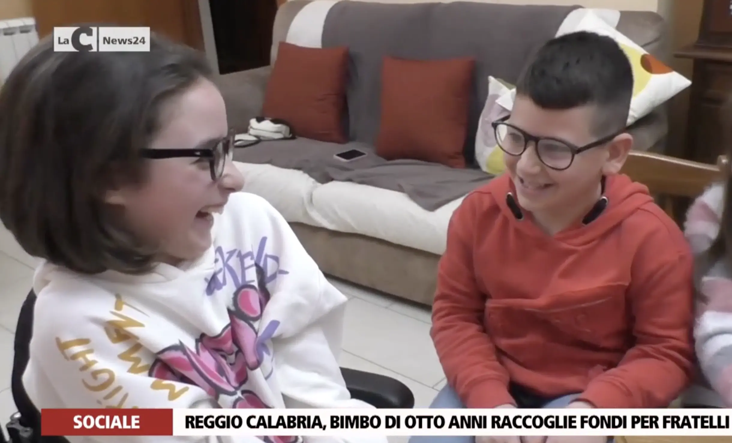 Reggio, bimbo di 8 anni raccoglie fondi per le terapie di due fratelli disabili