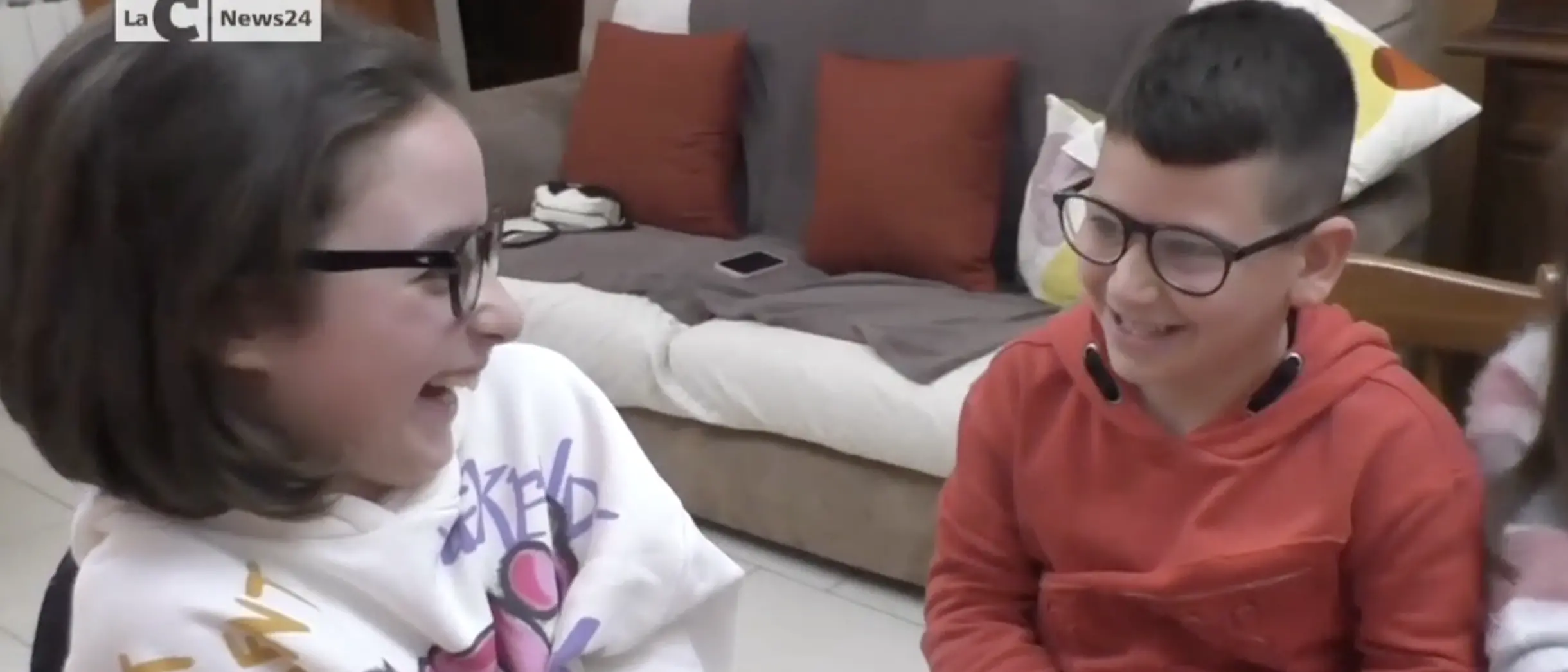 Reggio, bimbo di 8 anni raccoglie fondi per le terapie di due fratelli disabili