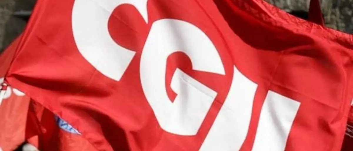 Slc-Cgil e UilPoste Calabria proclamano sciopero il 3 giugno: «Basta promesse vane, servono salario, diritti e sicurezza»