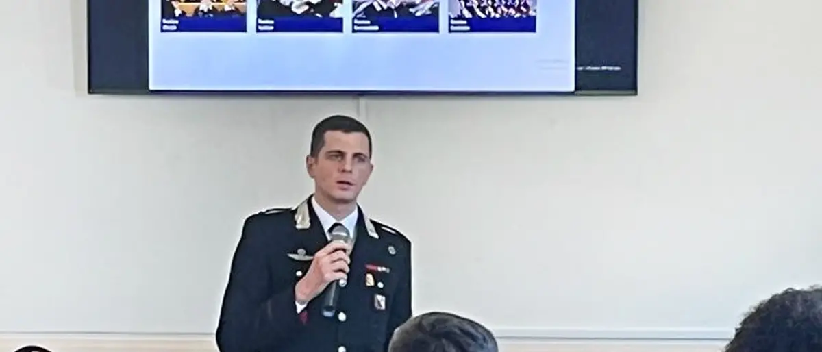 Reggio, al via la campagna di arruolamento nei carabinieri: l'Arma incontra gli studenti