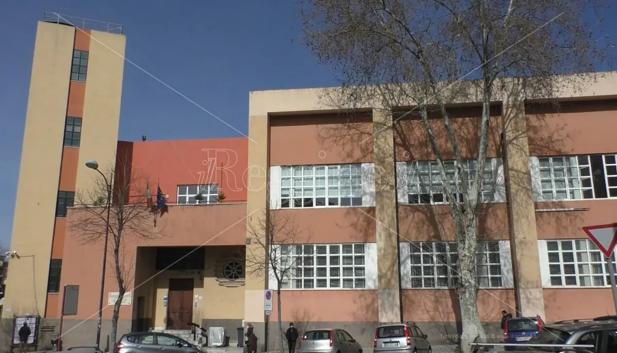 Raccolta rifiuti a Reggio, il Tar rinvia al 19 aprile per la trattazione nel merito