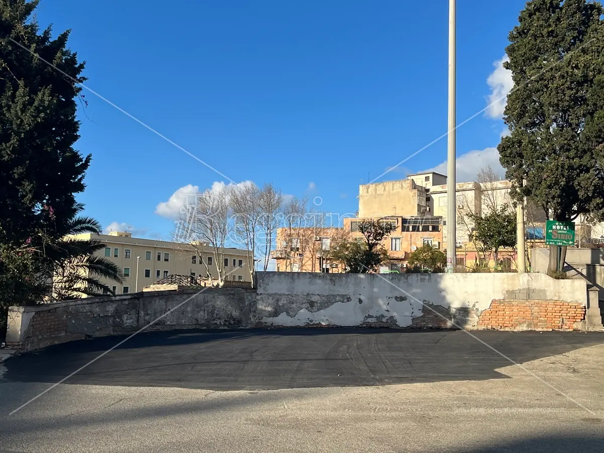 Reggio, smantellata la colonnina accanto al Calopinace