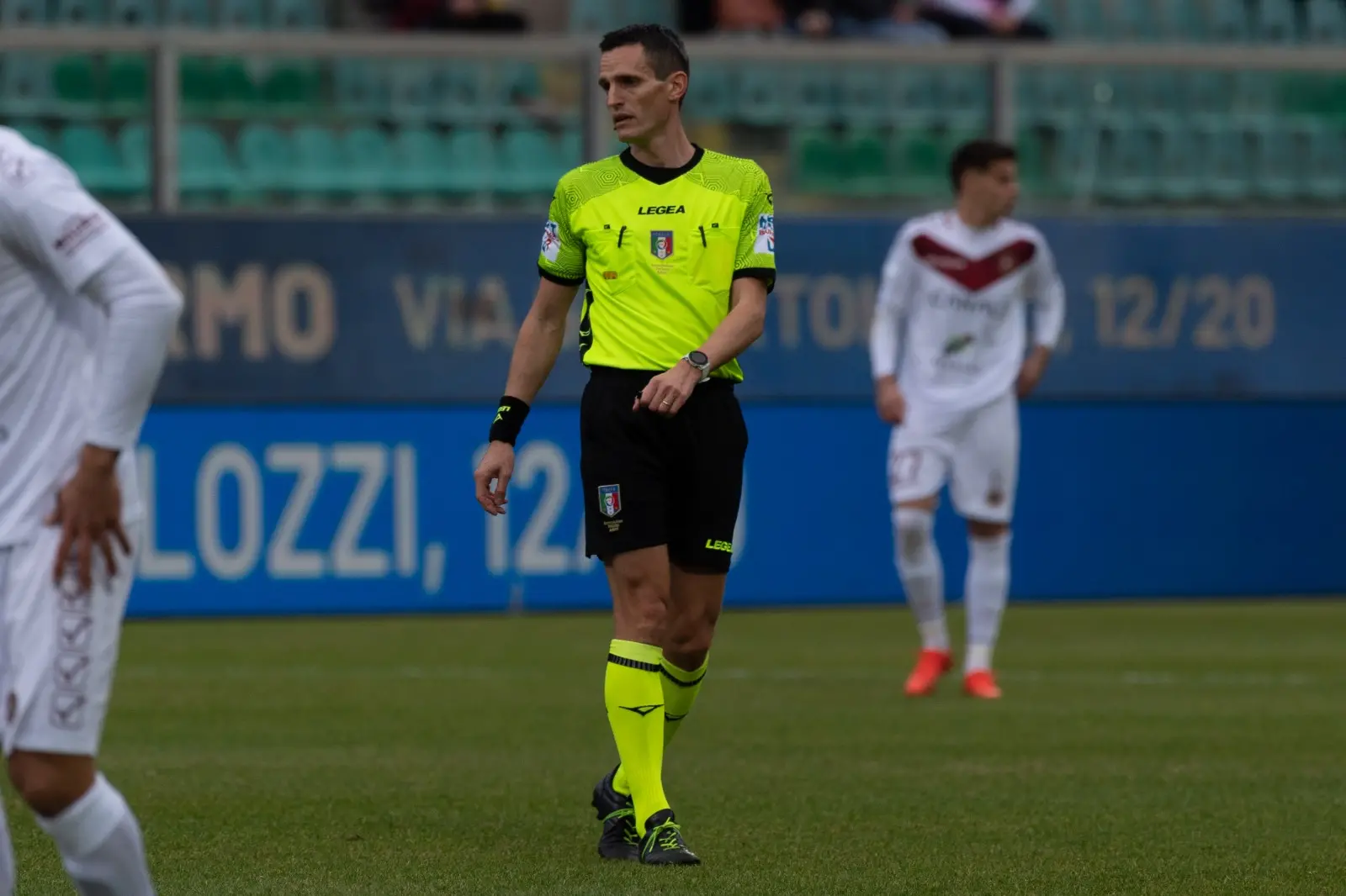 Reggina, c'è anche un problema cartellini: il dato che fa riflettere