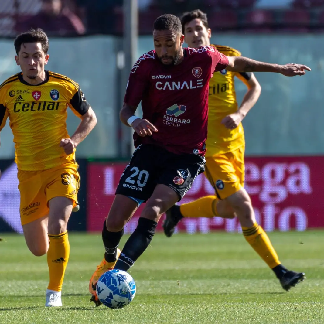 Reggina, Hernani: «Ci aspettano settimane cruciali. Abbiamo bisogno di tutti»