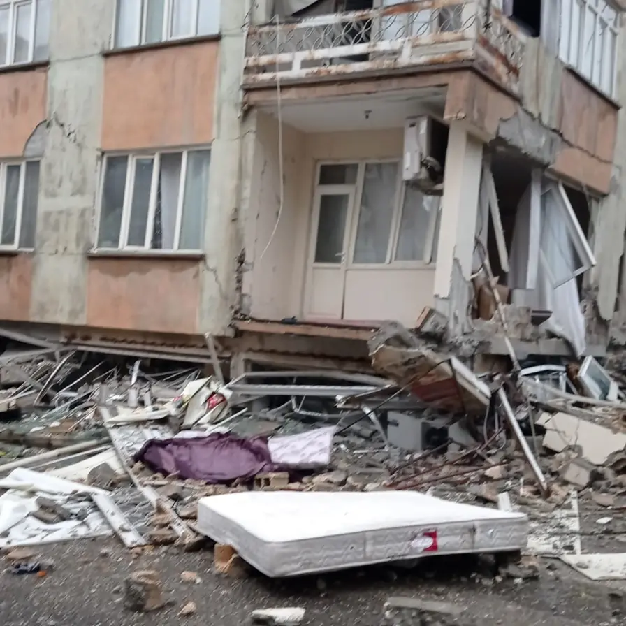 Reggio, terremoto tra Siria e Turchia: «La notte in strada mentre la terra tremava»