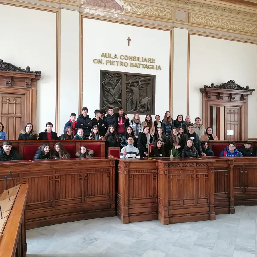 Reggio, gli studenti del \"Da Vinci\" in visita a palazzo San Giorgio