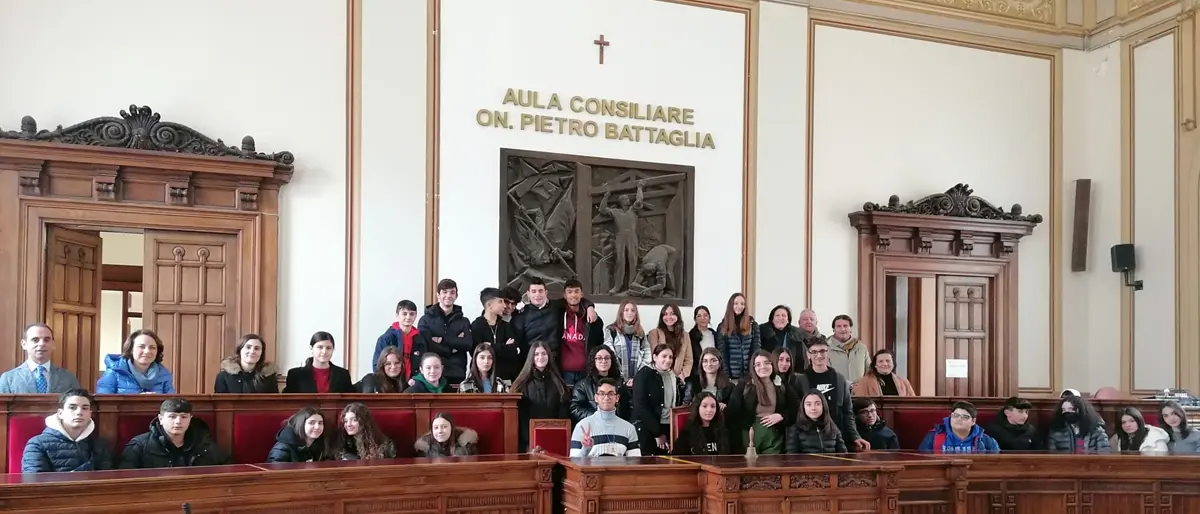 Reggio, gli studenti del \"Da Vinci\" in visita a palazzo San Giorgio