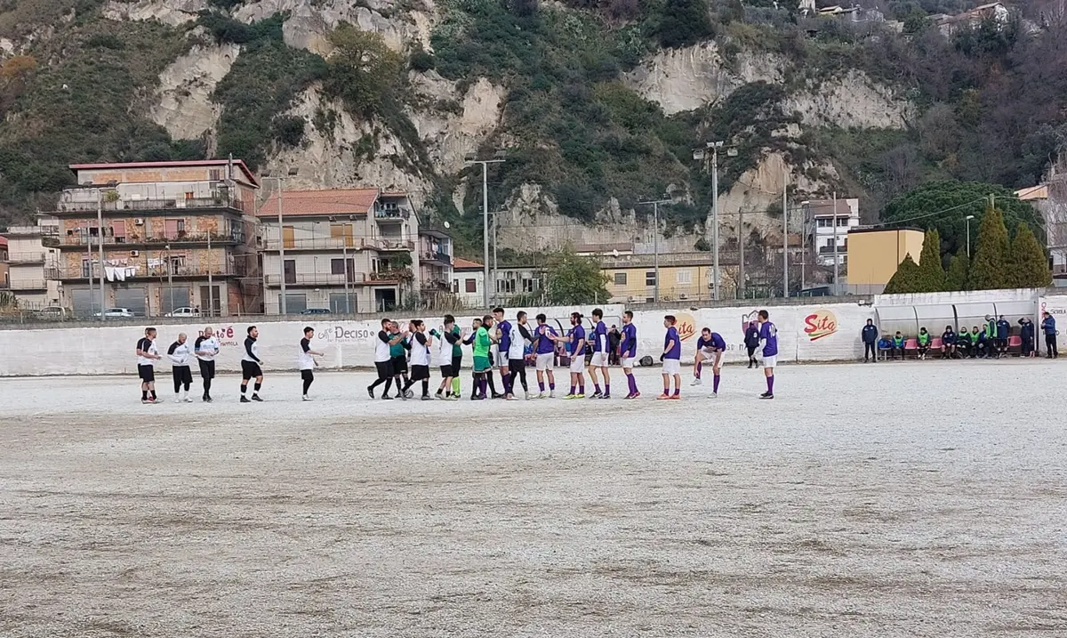 Calcio terza categoria, Jonica Siderno vince e torna in testa alla classifica