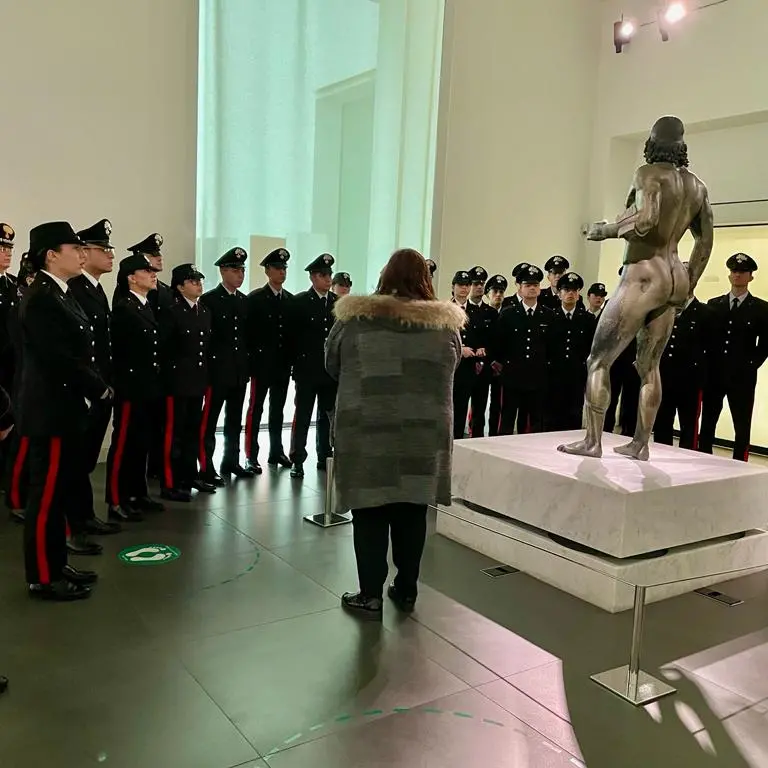 Bronzi di Riace, in visita al museo gli allievi Carabinieri e ufficiali di Polizia nigeriana