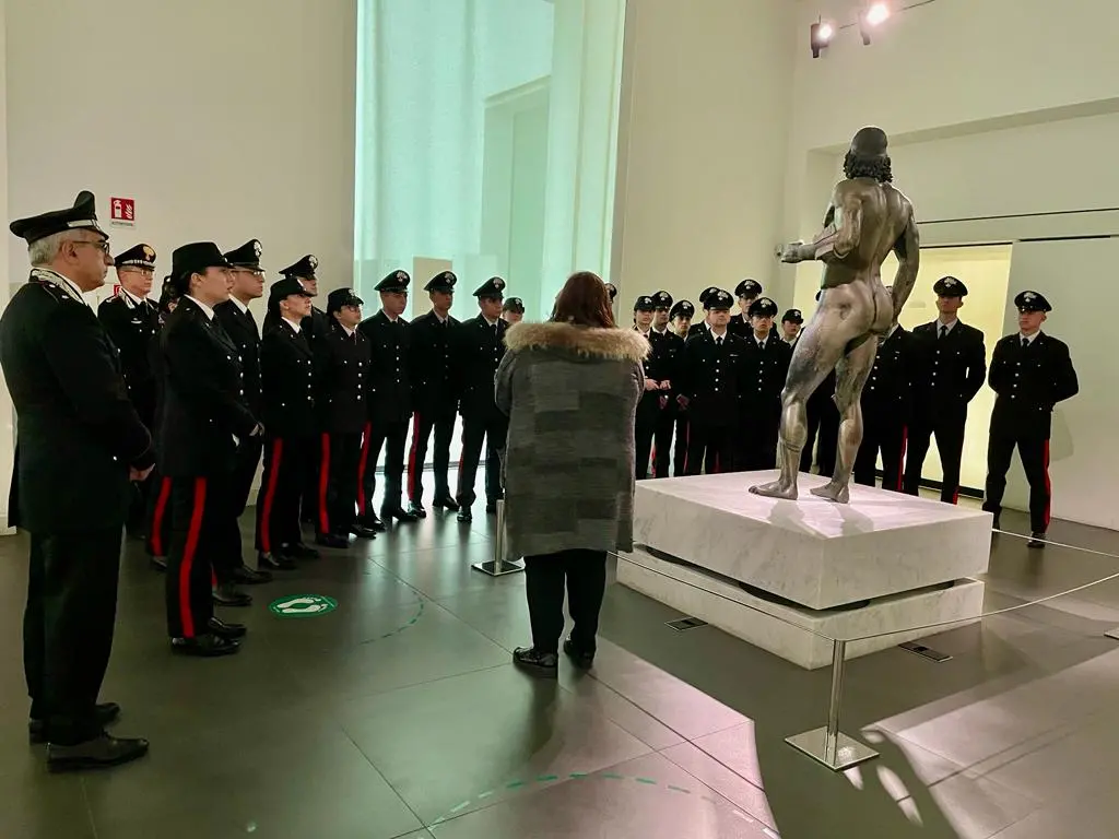 Bronzi di Riace, in visita al museo gli allievi Carabinieri e ufficiali di Polizia nigeriana