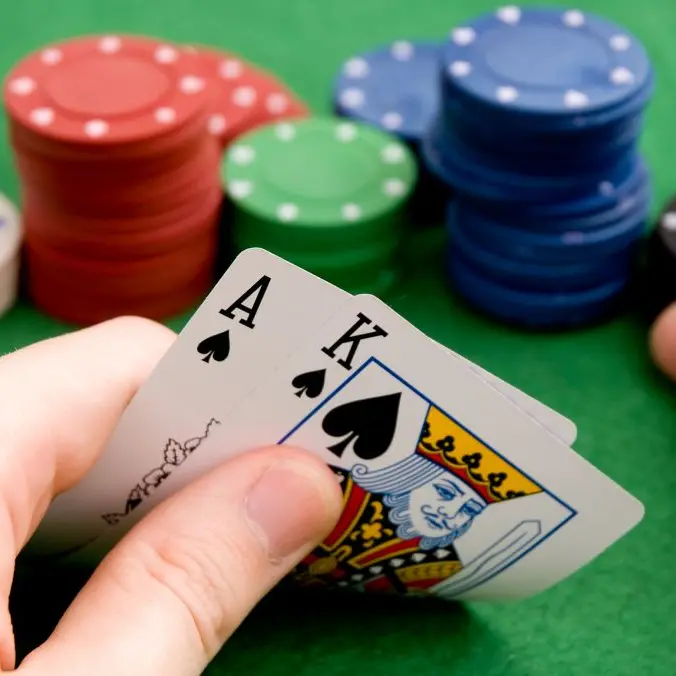 Gioia Tauro, 52enne muore d'infarto durante un torneo di poker