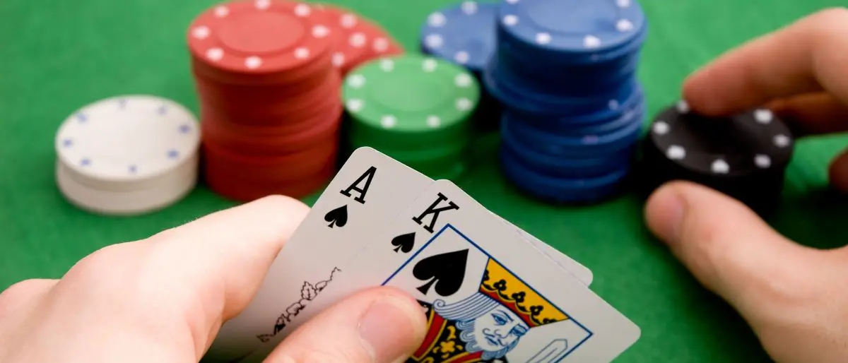 Gioia Tauro, 52enne muore d'infarto durante un torneo di poker