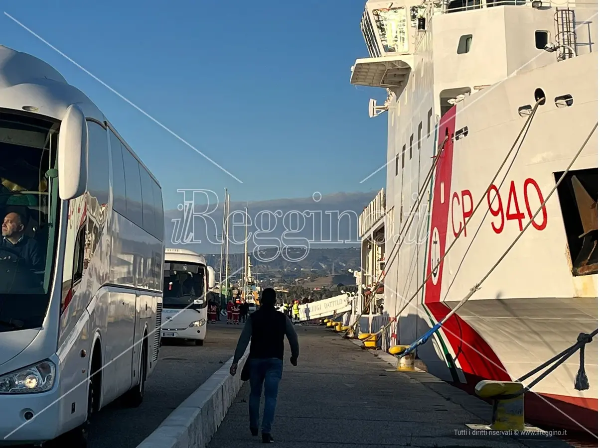 Reggio, 472 migranti domani in arrivo al porto