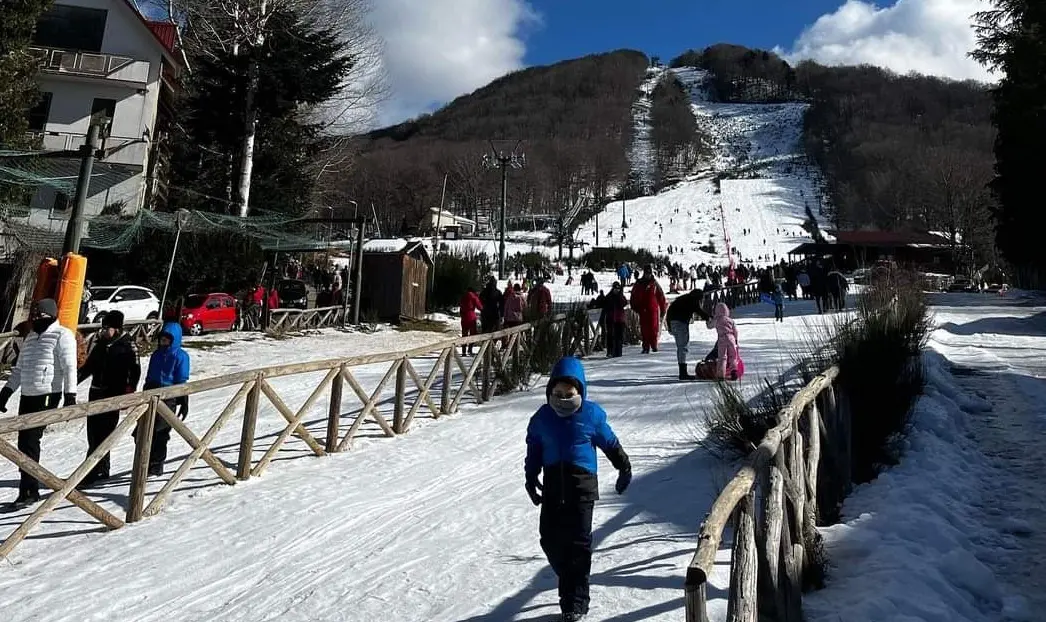 Poca neve a Gambarie, chiuse da oggi le piste da sci