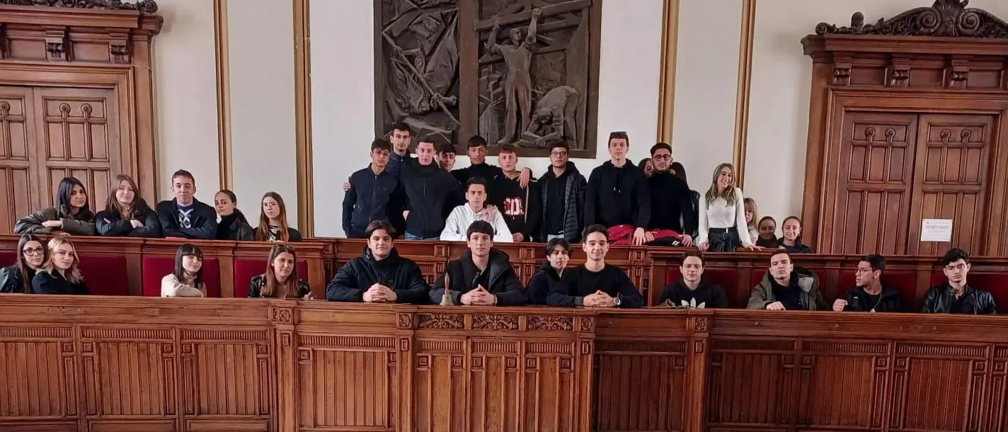 Reggio, palazzo San Giorgio apre le porte agli studenti del Liceo scientifico \"Volta\"