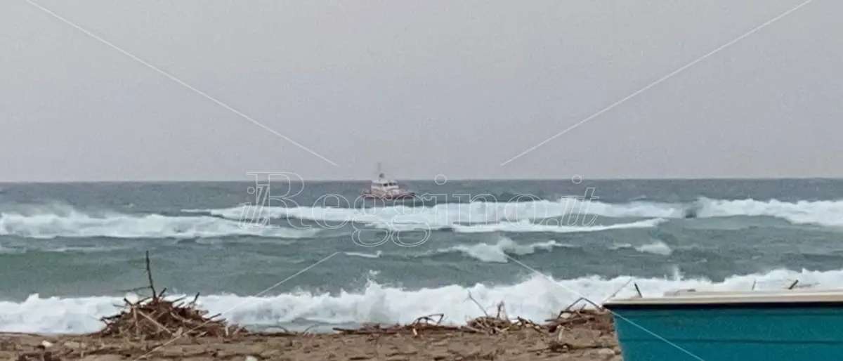 Naufragio a Crotone, la Procura indaga sui soccorsi