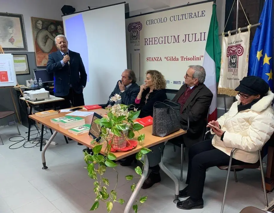 Reggio, il libro di Anna Maria Deodato presentato al circolo Rhegium Julii