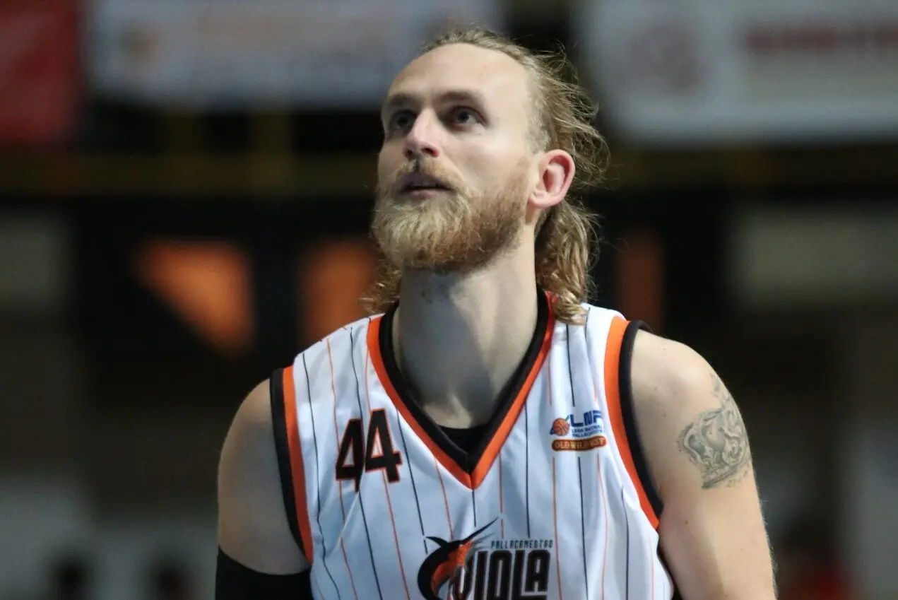Basket, la Viola dura solo un quarto contro Orzinuovi: neroarancio ko 53-81