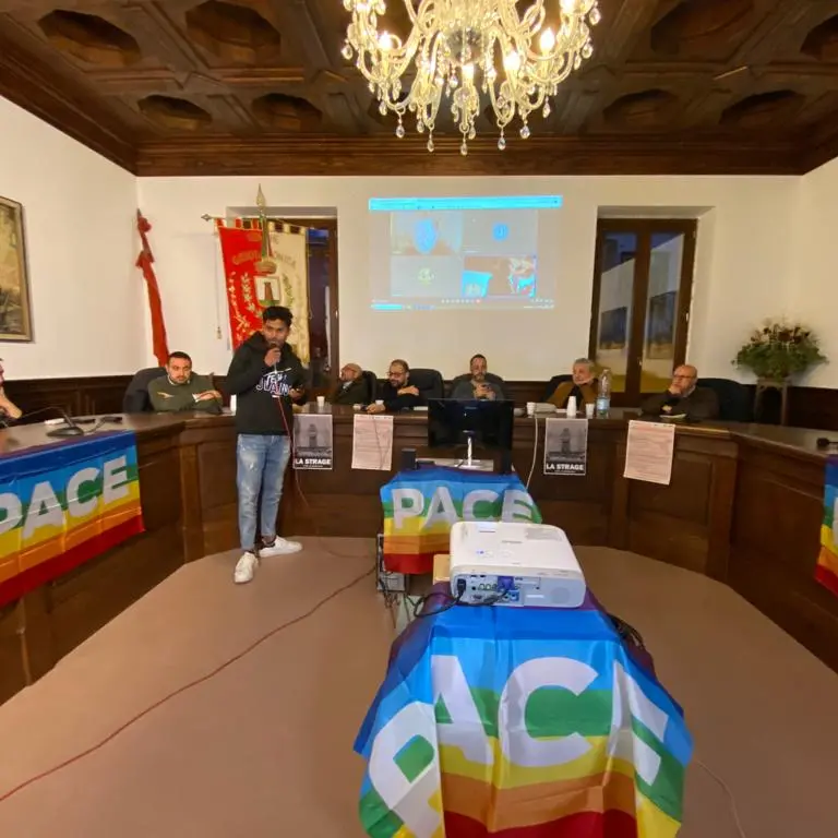 Naufragio migranti a Crotone, associazioni e amministratori della Locride: «Basta morti in mare»