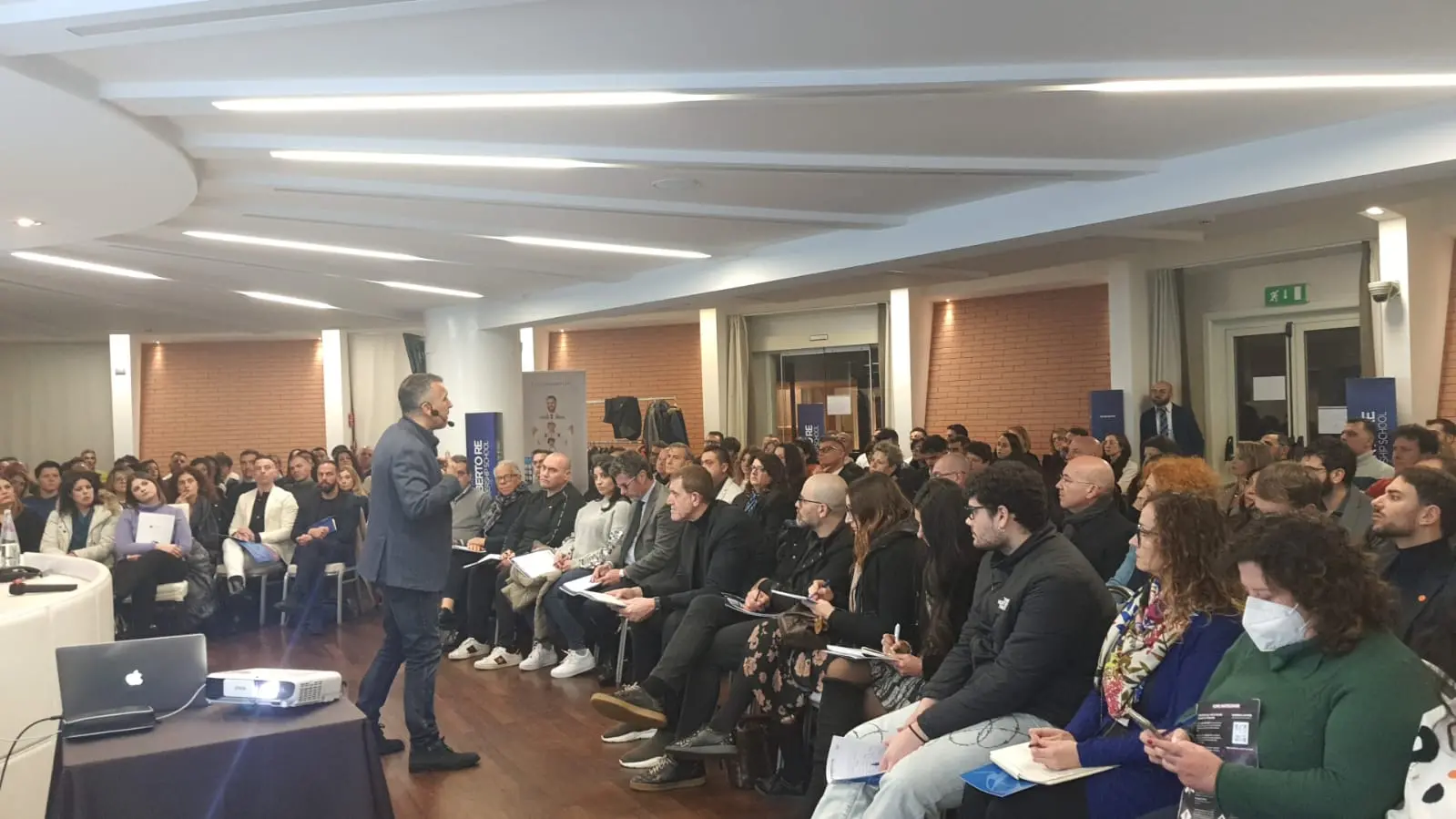 Confcommercio e Roberto Re: successo per la tappa reggina del tour “Come dare il meglio di te”