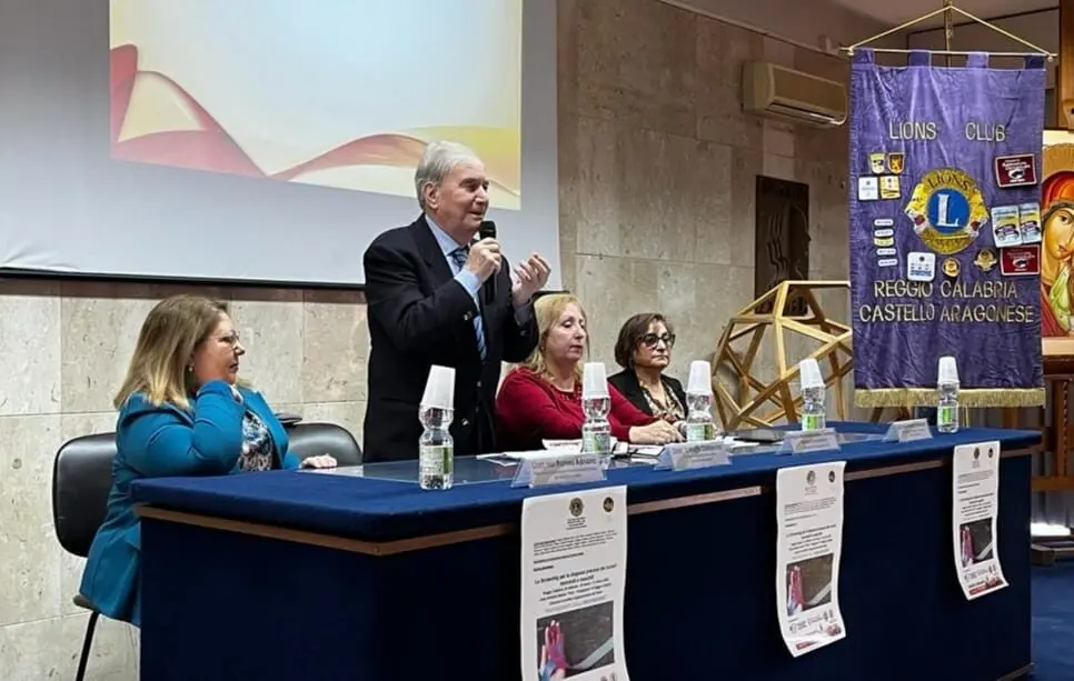 Reggio, al liceo “Preti – Frangipane”Reggio seminario “Lo screening per la diagnosi precoce dei tumori”