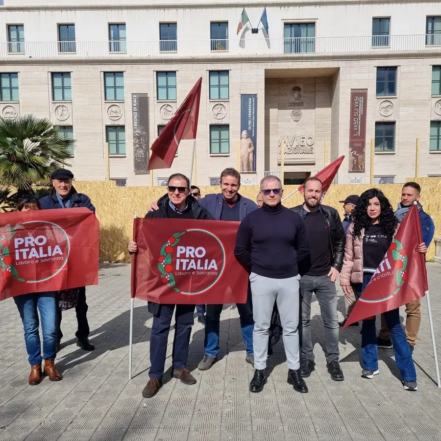 Scavi Piazza De Nava a Reggio, Pro Italia: «Lavori simbolo dell’arroganza dell’Amministrazione» - VIDEO