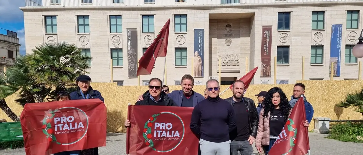 Scavi Piazza De Nava a Reggio, Pro Italia: «Lavori simbolo dell’arroganza dell’Amministrazione» - VIDEO