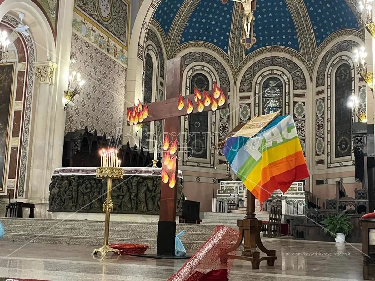 Reggio, vescovo Morrone: «In questo dolore infinito, scegliamo la vita e la speranza» - FOTO