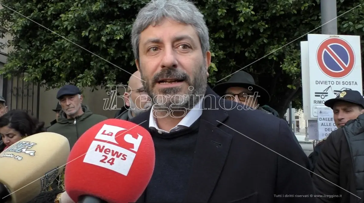 Salario minimo, M5S Calabria: «Due giorni di incontri pubblici con Roberto Fico»