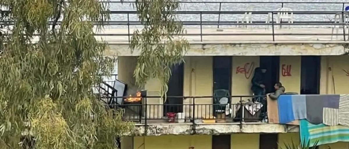 Reggio, lido comunale in abbandono e occupato dai senzatetto