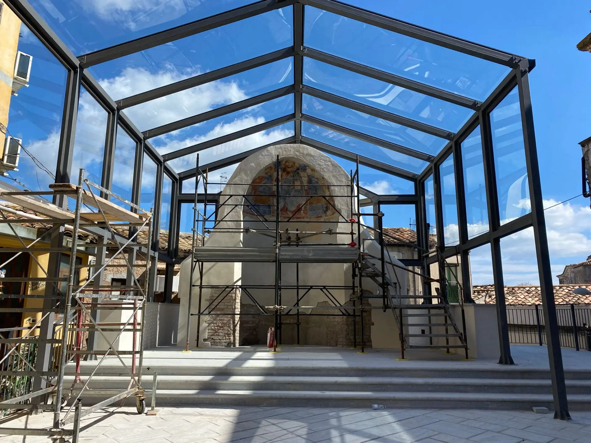 Caulonia, quasi ultimato il restauro dell'affresco bizantino nel centro storico