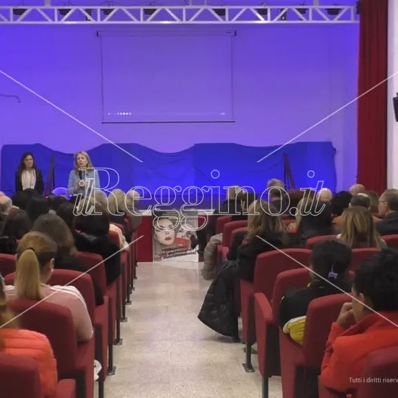 Reggio, 8 marzo in carcere: «Libere di sentirci donne» - VIDEO